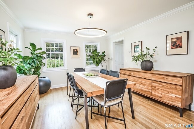 Building Photo - 188 Compo Rd S