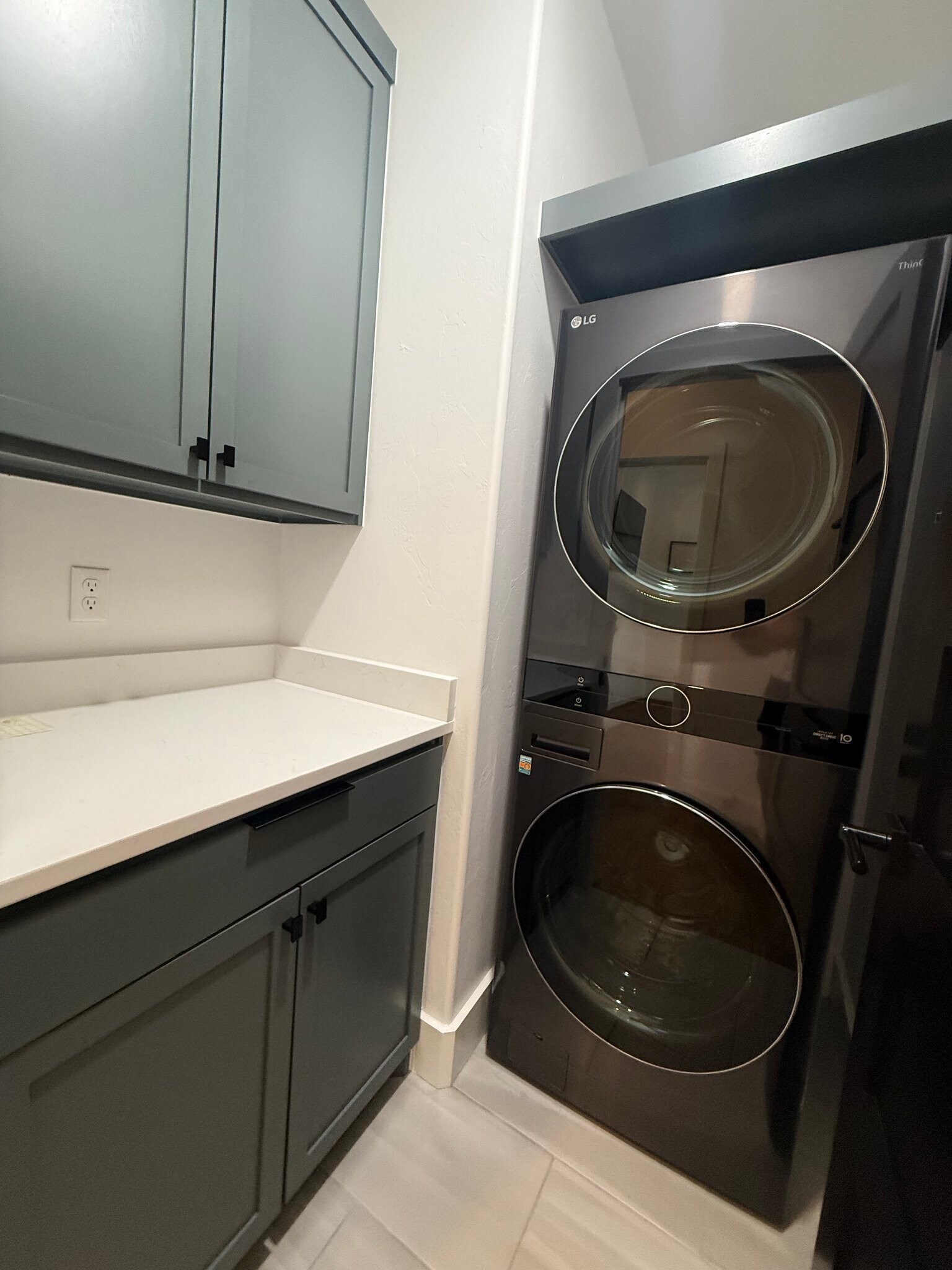 Building Photo - 1921 Runway Blvd