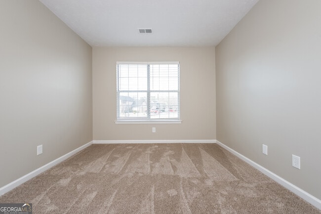 Building Photo - 6584 Planters Ct