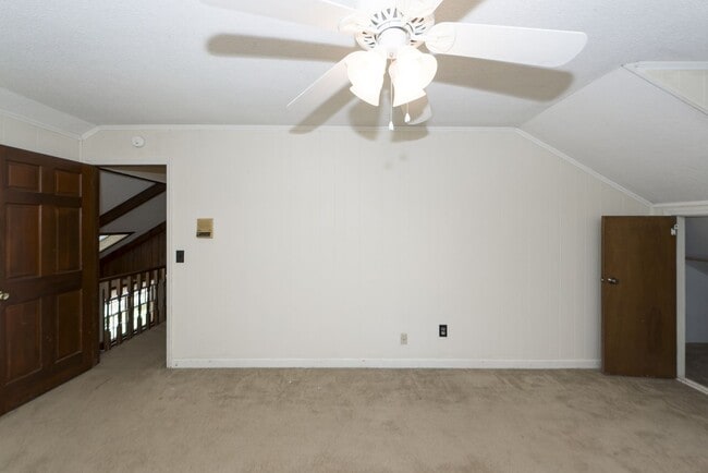 Building Photo - 5 Bedroom 3 Bath Home in Parkshore - Charl...