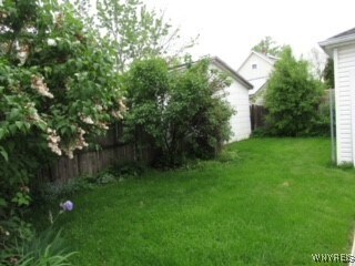 Building Photo - 157 Springville Ave