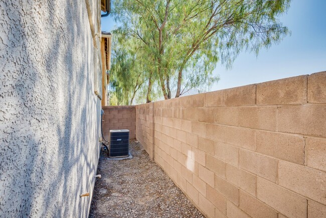 Building Photo - 5225 Shreve Ave