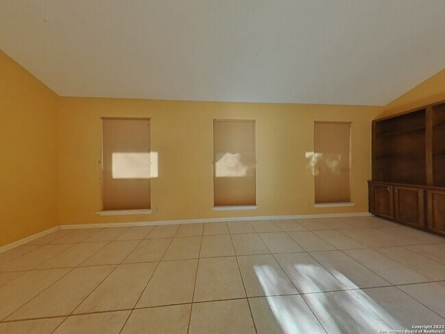 Building Photo - 8823 Wellesley Manor Dr