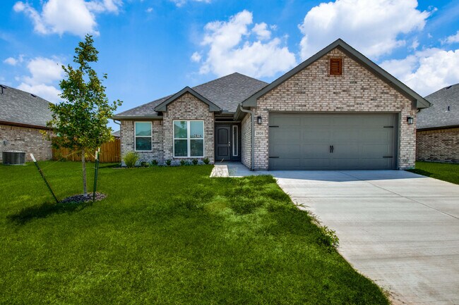 Primary Photo - 2816 Clover Dr