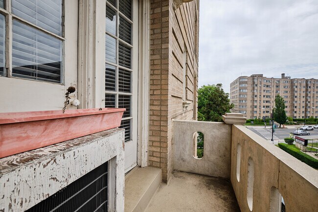 Building Photo - 3420 16th St NW