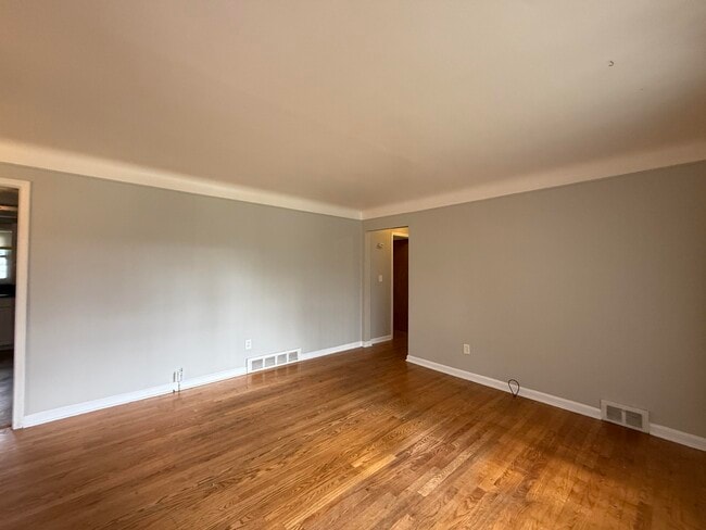 Building Photo - 18015 Marquette St