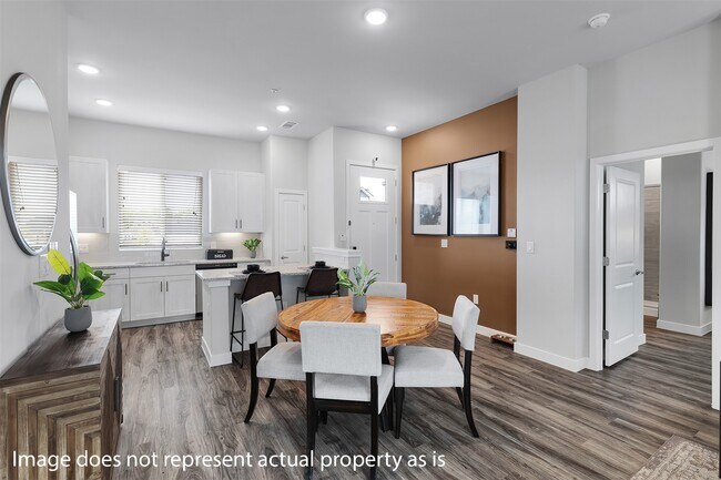 Building Photo - 7225 Borland Dr