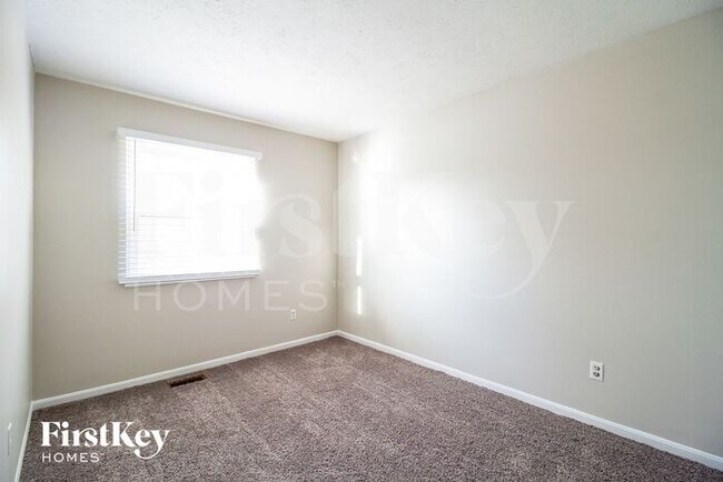 Building Photo - 1294 Anthony Ln