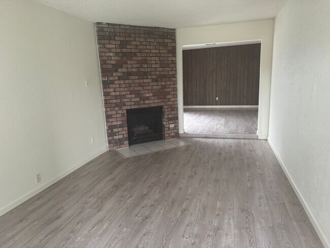 Building Photo - 3327 Jayanne Way