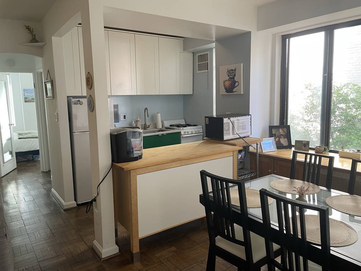 Kitchen - 1 Scott Circle Northwest