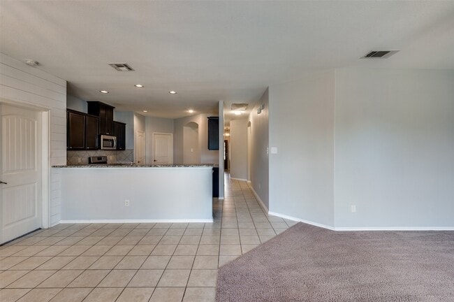 Building Photo - 1012 Lake Meadow Ln