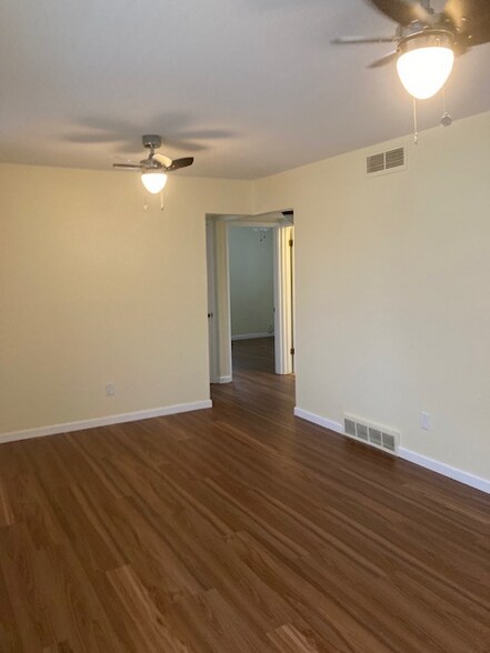 Building Photo - 401 Hillcrest Blvd