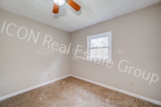 Building Photo - 53 Black Rd NE