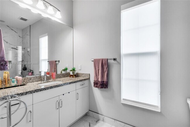 Building Photo - 5202 S Sterling Ranch Cir