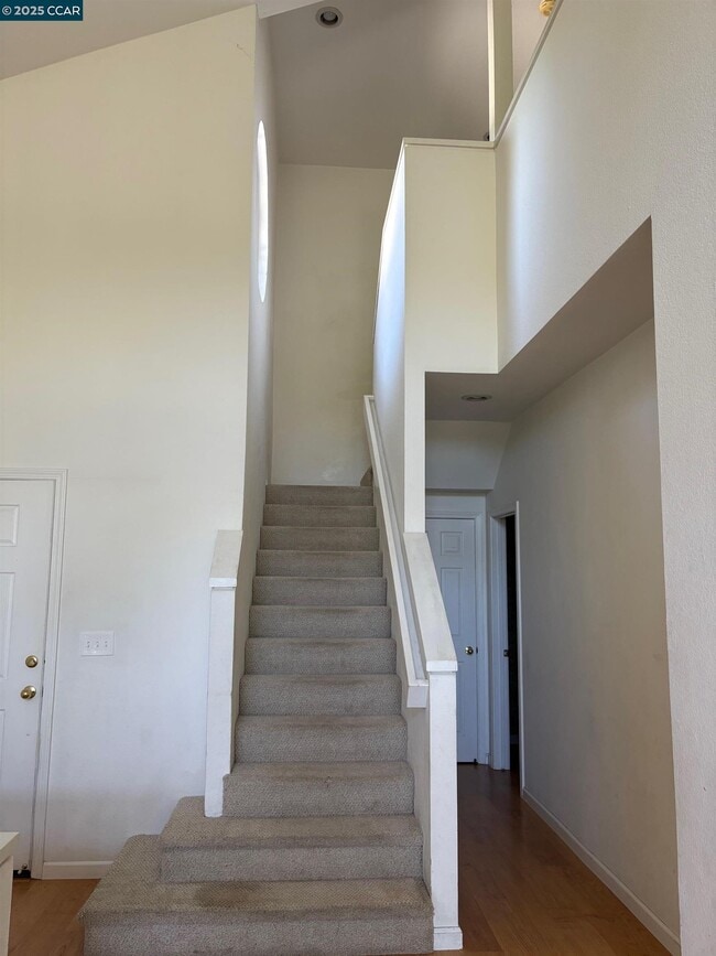Building Photo - 1029 Lakeridge Pl