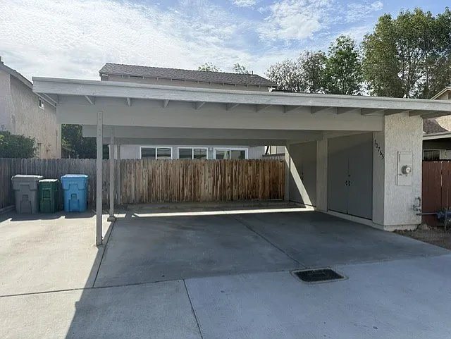 Building Photo - 10765 Esmeraldas Dr