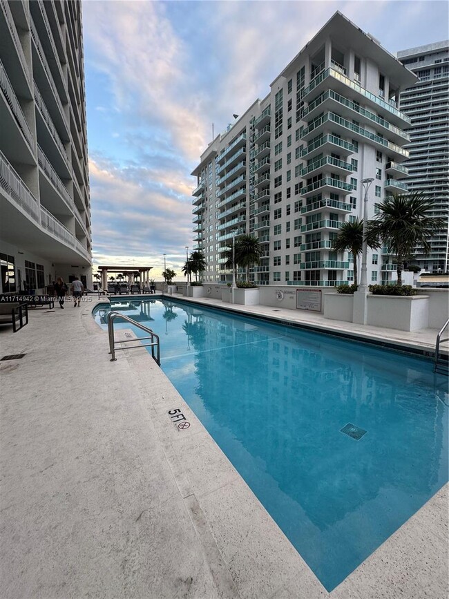 Building Photo - 1200 Brickell Bay Dr