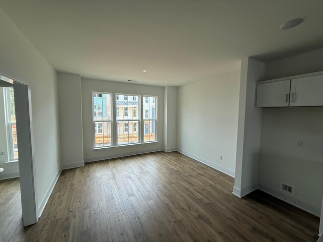 Building Photo - 15354 Oasis Sun Aly