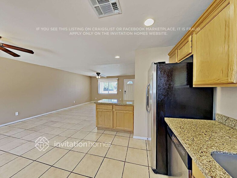 Building Photo - 18042 N Villa Rita Dr
