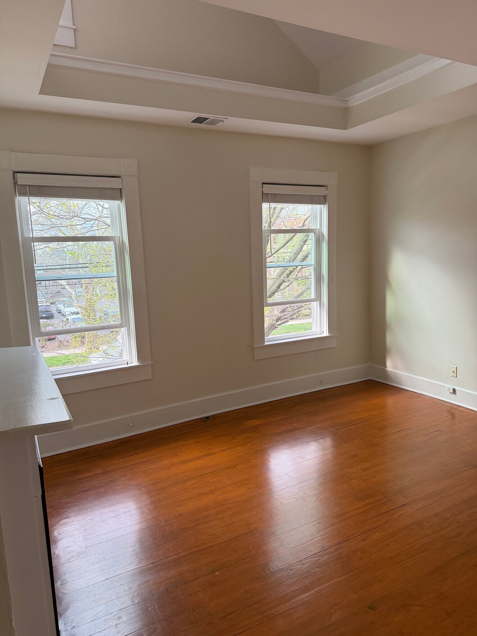 Building Photo - 404 W 1st Ave