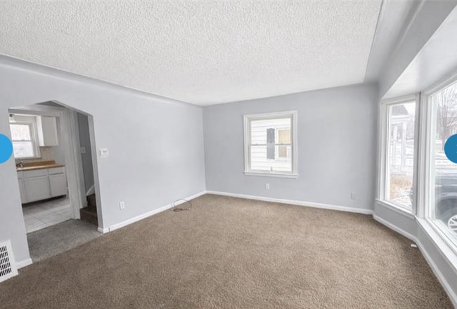 Building Photo - 18452 Shaftsbury Ave