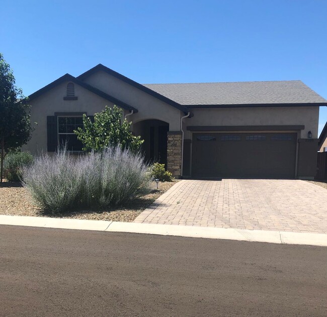 Primary Photo - Beautiful 3 Bedroom in Bright Star, Chino ...