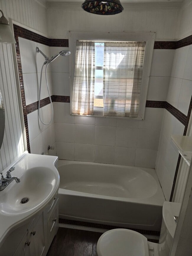 Building Photo - San426