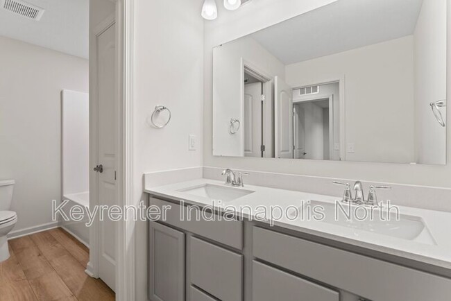 Building Photo - 9738 Behner Dr