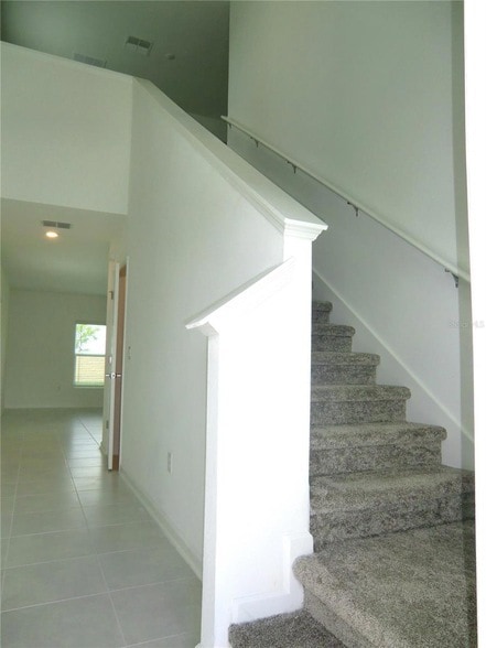 Building Photo - 2731 Runners Cir