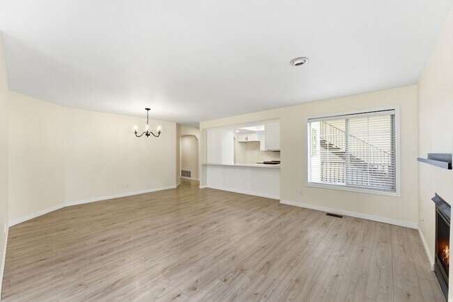 Building Photo - 1041 W Grindelwald Ct