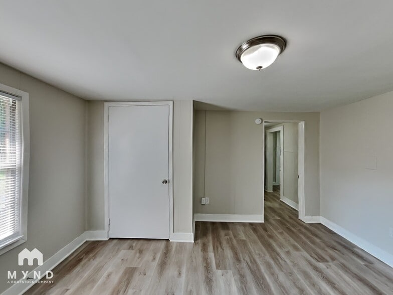 Building Photo - 4313 Kendall Ave