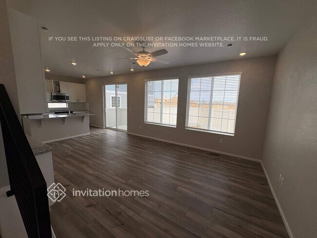 Building Photo - 3377 Streamwood Dr