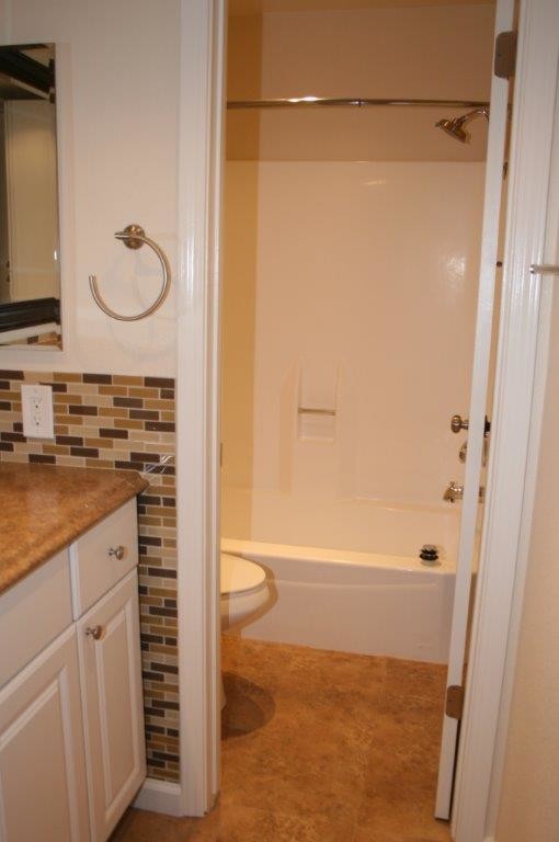 Building Photo - 2845 S Fairview St