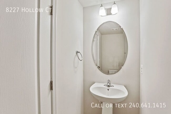 Building Photo - 8227 Hollow Ct