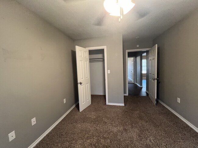 Building Photo - 2004 16th St