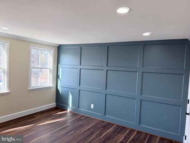 Building Photo - 216 S Henry St