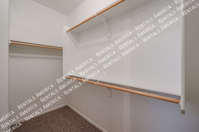 Building Photo - 17033 W Sonora St