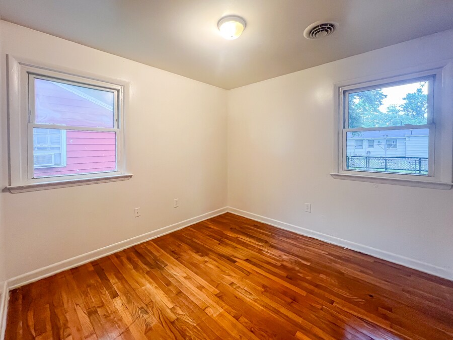 Building Photo - 2303 Maclin Cir