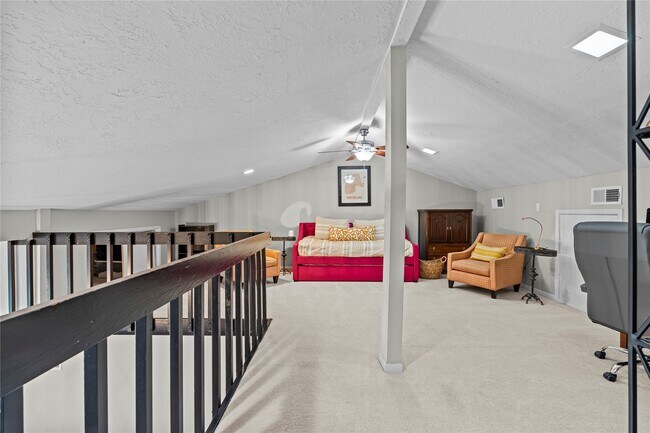 Building Photo - 59 Hideaway Dr