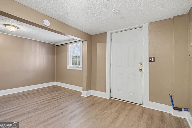 Building Photo - 504 Calhoun St NW