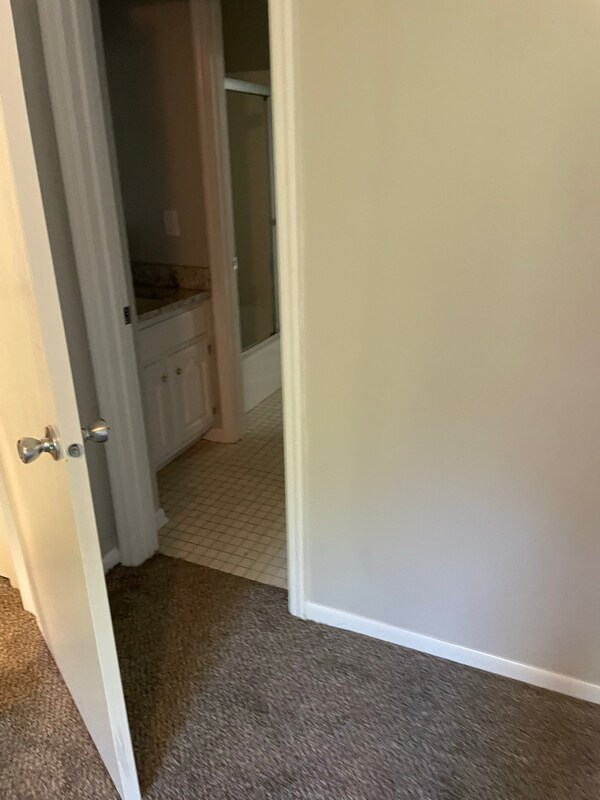 Building Photo - 3821 Davenport St