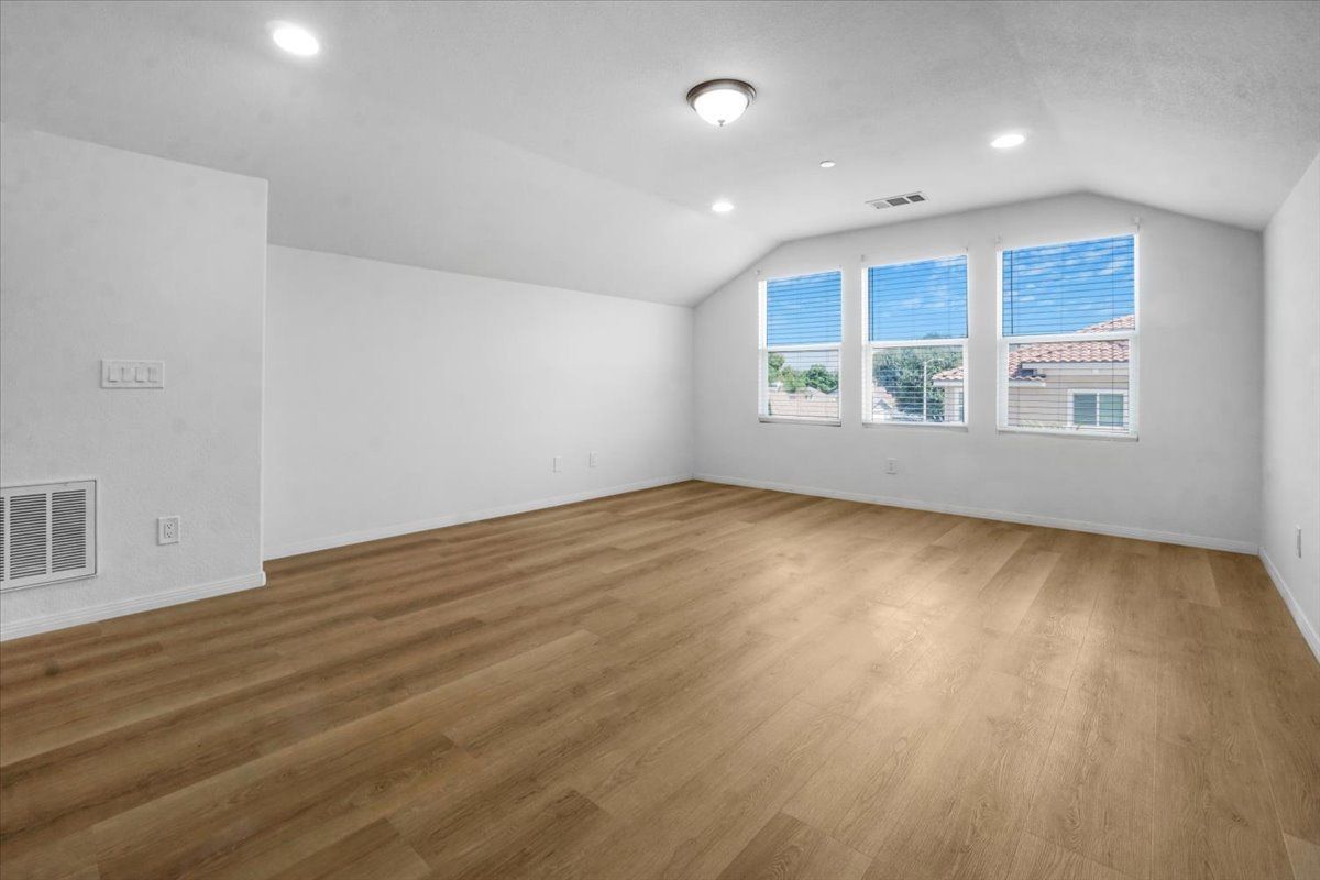 Building Photo - 1123 E Pennsylvania Ave