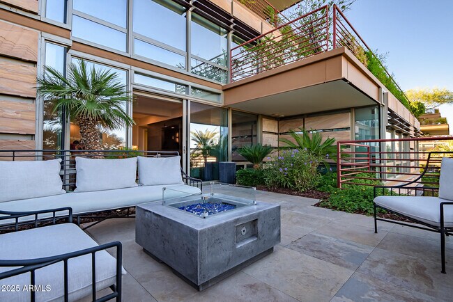 Building Photo - 7167 E Rancho Vista Dr