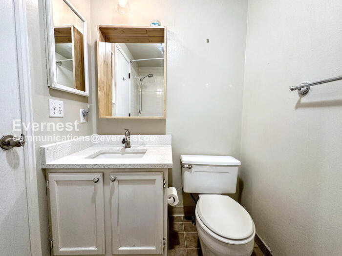Building Photo - 7105 E Briarwood Dr