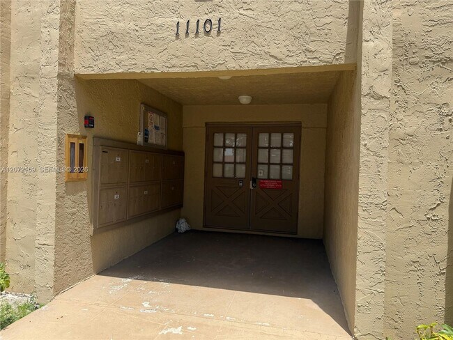 Building Photo - 11101 Royal Palm Blvd