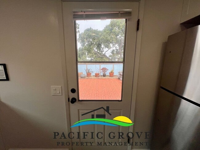 Building Photo - Furnished Single Family Home in Pacific Grove available NOW!