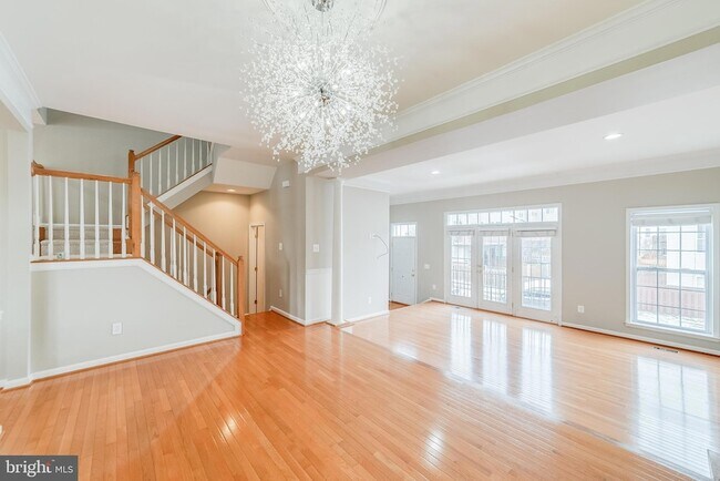 Building Photo - 22072 Avonworth Square