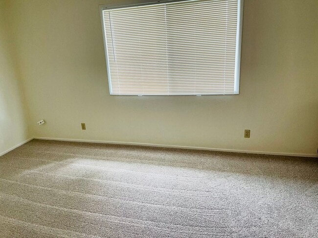 Building Photo - Wonderful South Salem Home in great neighborhood.