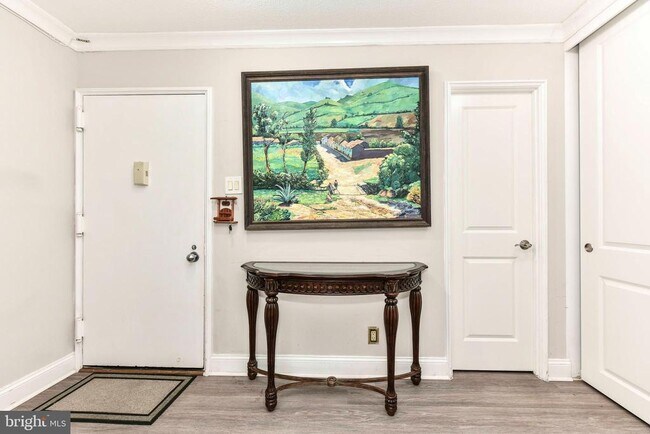 Building Photo - 309 Yoakum Pkwy