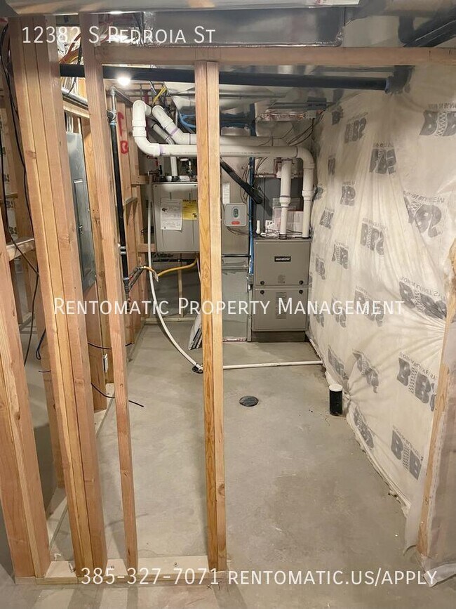 Building Photo - 12382 Pedroia St
